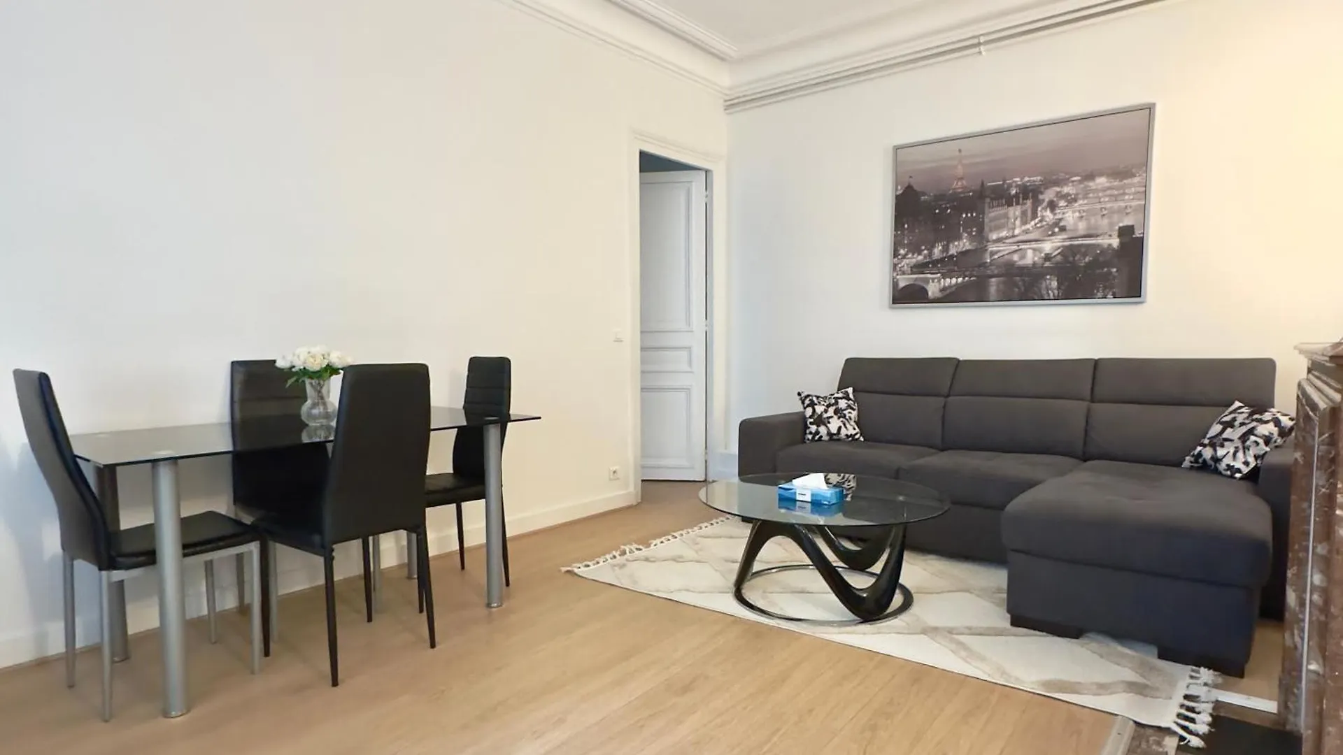 Champs Elysees 5 * Paris